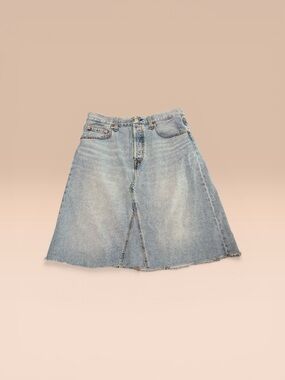 Levi Strauss Light Blue Denim Knee Length Skirt Button Fly Size 30 Waist